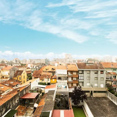 A Modern And Homely 3 Bedroom With Elevator Porto
