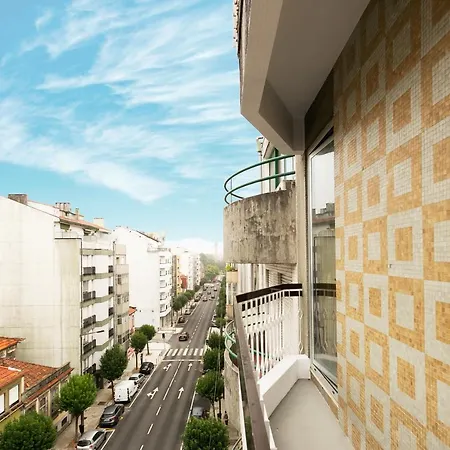 A Modern And Homely 3 Bedroom With Elevator *