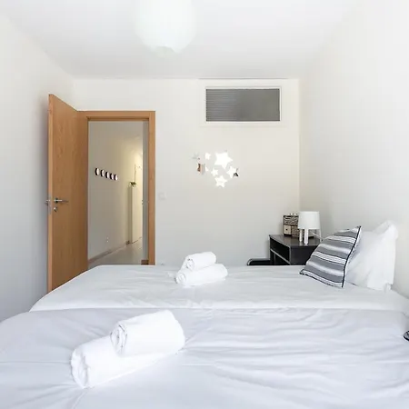 דירה A Modern And Homely 3 Bedroom With Elevator פורטו