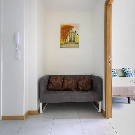 A Modern And Homely 3 Bedroom With Elevator * Porto