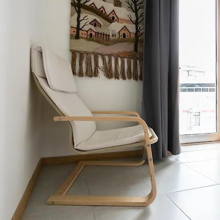A Modern And Homely 3 Bedroom With Elevator Apartment Porto