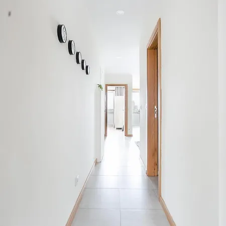 A Modern And Homely 3 Bedroom With Elevator